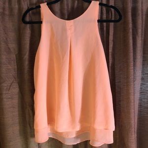 ☀️ Bright peach tank